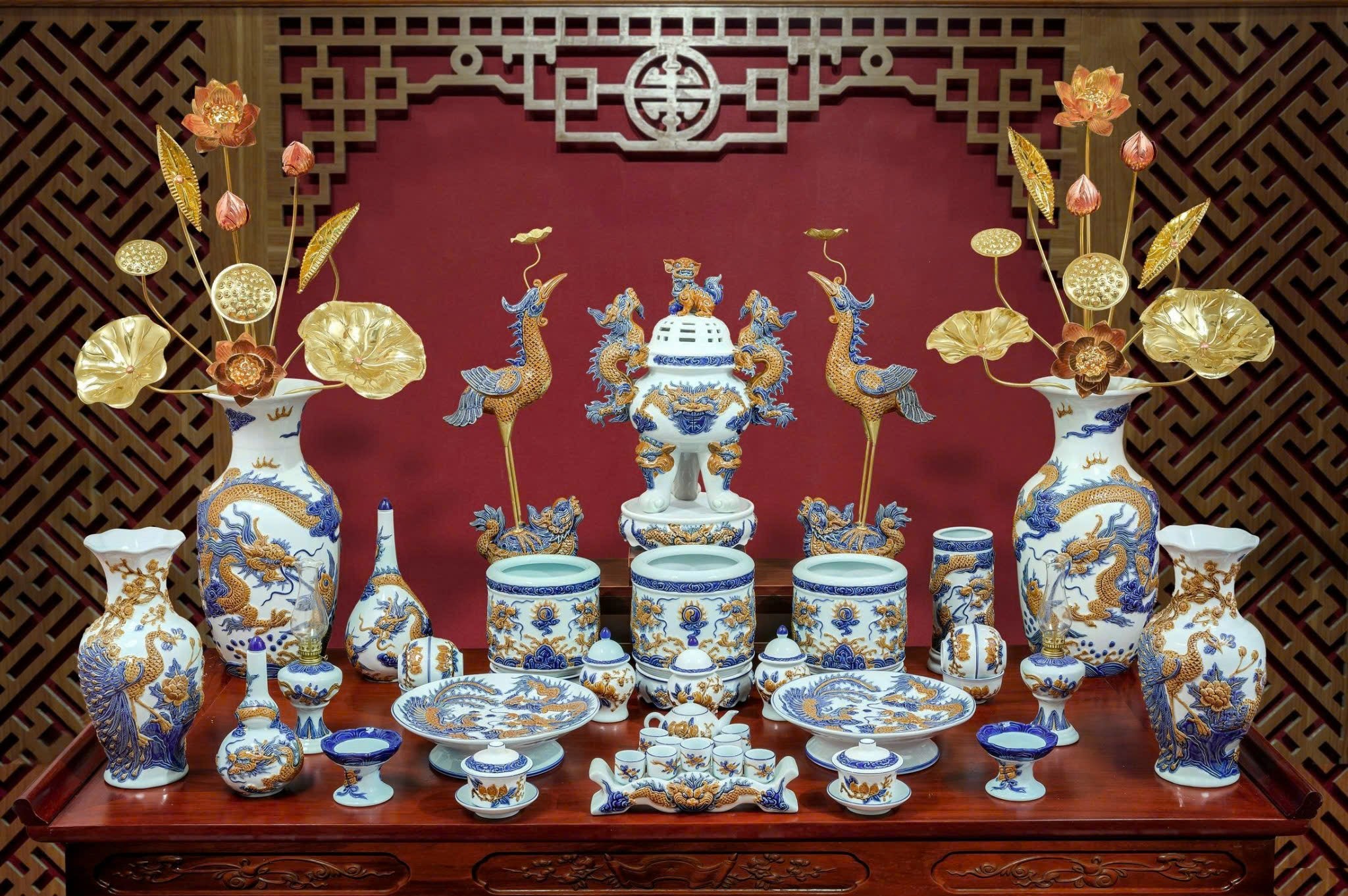 Heritage T&T Pedestal Offering Plate – Tâm An Collection – Handmade Bat Trang